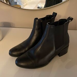 Steve Madden black leather Dover Chelsea boots
